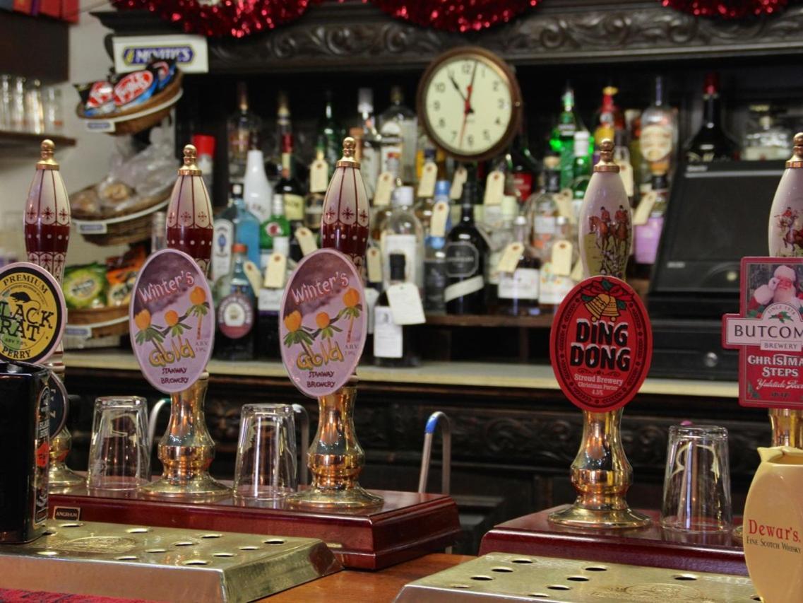 Crown And Trumpet Inn Broadway  Esterno foto
